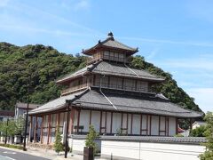 岐阜公園を超えた辺りでこの間も訪れた岐阜大仏のお寺が見えてきました。
一緒に行った友人はお寺好き。気に入ってくれると思ったので、再びこちらに行きました。