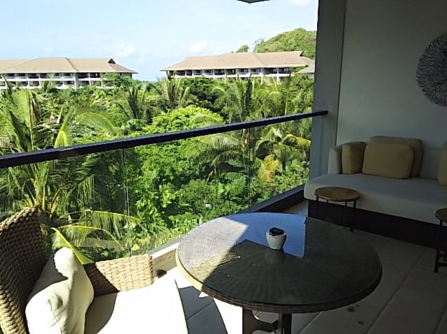 ５階の角部屋。<br />バルコニーは洗濯物を干すのに利用しました。