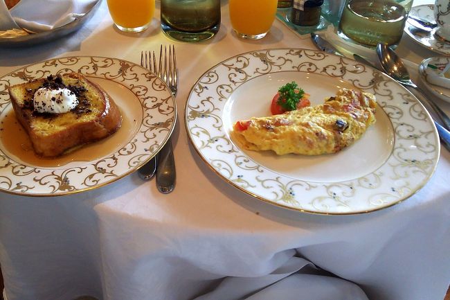 フレンチトーストもオムレツもとっても美味しかったです。<br />この後何が出てくるのかも分かりませんでしたが