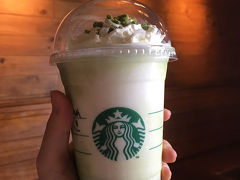 抹茶ティラミスフラペチーノがありました！！
海外でも抹茶とかあるんだなぁ～おいしい！
