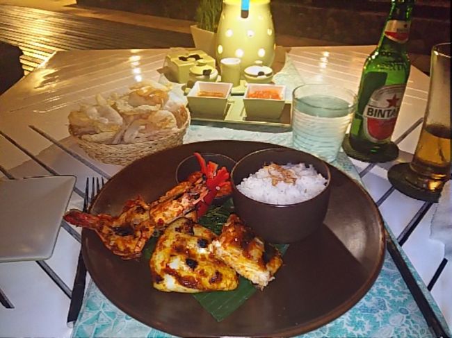 帰りにはジンバランガーデンリピート。<br />シーフードバーベキューをいただきました。<br /><br />スタッフさんが気軽に話しかけてくれて、カタコトの英語でも聞いてくれて<br />明日帰るけど、また来るね<br />って言っちゃった(๑>؂<๑)<br /><br />部屋に戻り帰る準備。<br /><br />つづきは<br />→https://4travel.jp/travelogue/11358820