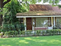 バガンのホテルに到着。2年前と同じバガンダンテホテル。朝の9時過ぎなにもかかわらずチェックインができた。しかもガーデンビューのバンガローにアップグレードしてもらった。