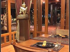 【 チェンマイ、The Dhara Dhevi Chiang Mai 】

照明も素晴らしく、高級感満載.....なり.....