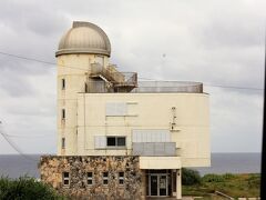 マンホールのモチーフになっている星空観測タワー。