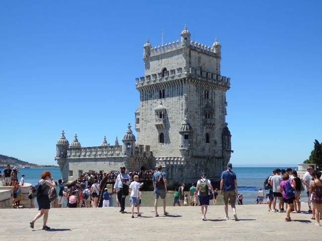 ベレンの塔に来ました<br />船の出入りの監視目的の要塞だそうです<br />ここも入るのにものすごく並んでいたので諦めました…<br />中入ってみたかったな…