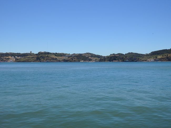 青い空に青い海、南欧の夏！って感じがします