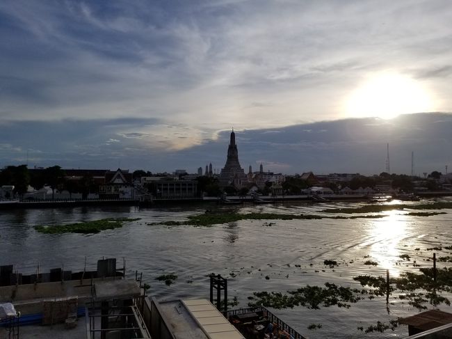 テラスから日が暮れていくのを観てました。