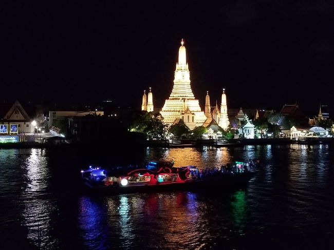綺麗な色のディナークルーズ船が増えましたね。