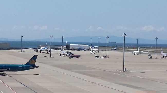 胴体が開いていました。<br />カメラ持ってくれば良かった。<br />保安検査が面倒で、楽行の写真はもっぱら携帯ですが、やはりデジカメも必要かなぁ？