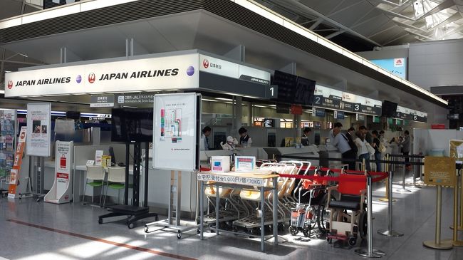 仕方なくカウンターで、ラウンジに入りたいからチケットくださいと、お願いしました。<br />そう言うお客さんは結構いるようで、グランドさんは分かってますよ～的なご対応でした。