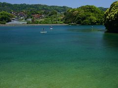 その後　この上の写真の白い砂浜の海岸に行きました
梅花みたいな恰好の島の砂浜です
海の色が　とってもきれい