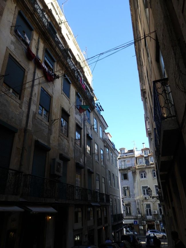 リスボンは坂が多いので歩くだけでも結構疲れます<br />市電をうまく使うのがベスト