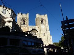 リスボン大聖堂の近くで降りて聖堂を見に行きます
