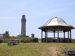 角島灯台公園の海側から

ここの海岸、ハマナスの群生地とか
写真を撮ったものの今一でアップなし