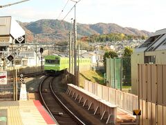 六地蔵駅まで103系を満喫し、お見送り。

遠からぬ将来、このかたちの電車も引退する日が来るのでしょうか。