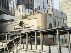 ホテルはASOK駅から徒歩数分の、「S Sukhumvit Suites Hotel」。
スーペリアルーム2泊で13000円程度と超リーズナブル。