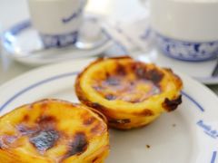 ポルトガルに来たらやっぱりエッグタルトは食べなくちゃ♪
ポルトガルではパステル・デ・ナタって呼ぶみたい。
一番の有名店はベレンにある老舗Pasteis de Belem。
いくつかエッグタルト食べたけどやっぱりここが一番美味しかった！