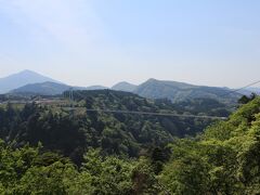 １時間ほど走り、やってきたのは九重夢大吊橋☆彡
吊橋大好き人間としては、昨年これなかった場所だったので、
とても楽しみにしていたの(^O^)／