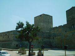 　こちらはバーリ旧市街のノルマン時代のお城です。