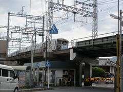 よし、ではＪＲ山崎駅に戻ろう。

阪急電車だー。

この色がステキよねー。
