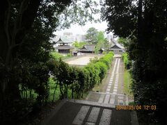 ⑤2018年5月4日（金）

12：05　阿智神社から街へおりる