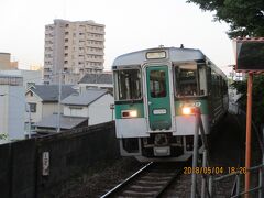 18：20　高松駅行きに乗車（８分間）

　　　　２両編成の列車。