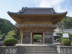 房総半島の中央（茂原市）から南房の勝浦まで移動しました。本山（由緒寺院）広栄山妙覚寺です。