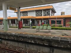 しばらく走ると、加祿駅に到着。