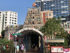 スリ ヴィラマカリアンマン寺院 『Sri Veeramakaliamman Temple』はヒンドゥー教の寺院です。こちはら多くの方が参拝されています。
