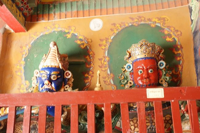 バンゴルチェエデ（白居寺）の門番です。