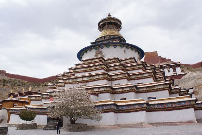 バンゴルチェエデ（白居寺）です。