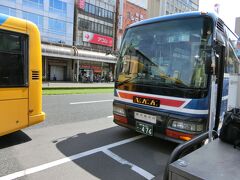 鹿児島空港からはバスで天文館へ向かいます。
鹿児島東西道路経由でなく、鹿児島北ICから国道3号、加治屋町経由で鹿児島中央駅を経由し天文館へ到着。
時間もあまりないので、近場の散策と食事メインになります。

鹿児島空港13:30--天文館14:07