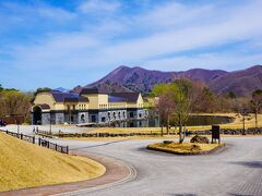 福島県北塩原村にある「諸橋近代美術館」（ダリ美術館）です。
サルバドール・ダリの絵画・彫刻・飯場などの作品は約340点あり、世界第4位の所蔵数を誇るとのことです。
