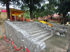 こちらは、敬天殿（歴代皇帝の宮殿）跡に残る龍のモチーフの階段。