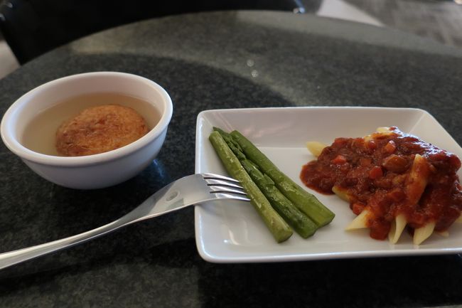 焼きおにぎりのだし茶漬けとボロネーゼを食べてみました。<br />だしが美味しかったですね。<br />メニューはそこまで豊富。といった訳ではなさそうです。