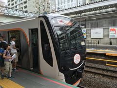 帰り道に運良く、大井町線の新型車両「6020系」急行長津田行きに乗れました。
田園都市線「2020系」はすれ違っただけで、乗車はまだです。
大井町線は近い将来有料着席車両を走らせるそうです。西武Ｓトレイン、京王ライナーなど私鉄のトレンドなんでしょうか。