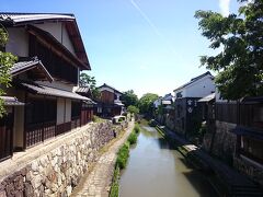 近江八幡の見所の一つ「八幡堀」。
この堀の南側は商人の街だったそうです。