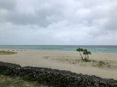 続いてコンドイビーチ

綺麗なビーチも悪天候ではイマイチ。

