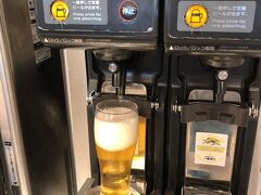 ラウンジで生ビール

