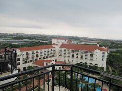 ５月２１日午前７時前。ホテル日航アリビラのお部屋から。
朝から雨が降り出しました。