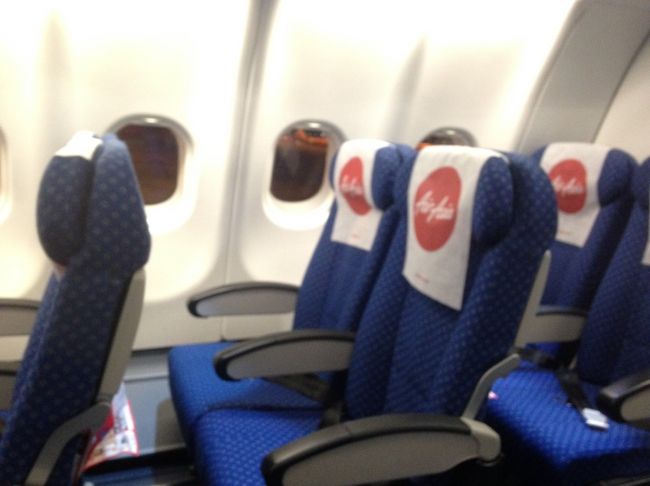 新機材なのか窓も傷ひとつなし。