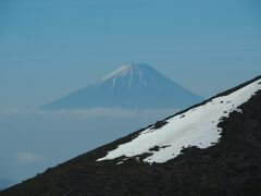 相変わらず、凛々しい姿です。

では山頂まで戻りましょう。