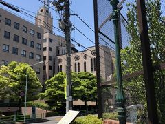 明石小学校の脇にガス灯のモニュメントがあります。