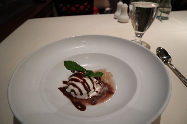 アイスの締めはスライスしたジンジャーでお口さっぱり。