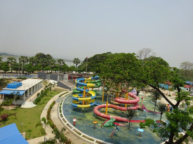 乗る前は嬉しかったんですが、だんだんと高さを増すごとに怖くなり。。。