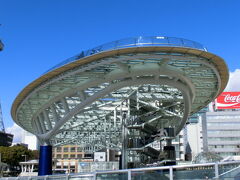 オアシス２１の屋上にある「水の宇宙船」は、
想像以上に良かったです。
疲れてても立ち寄るべきだと思います。

デパートの裏にこんな素敵な休憩できる空間があって
名古屋は理想的な街だと思いました。