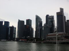 右手には金融街。

香港みたい。