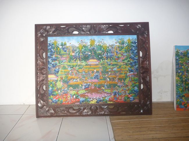 素晴らしい<br />やっぱり　素晴らしい！！<br /><br />出来たら欲しいな～という思いが沸々と沸き上がり、小さな絵ならチョット無理したら買えるかなと　聞いてみました。<br />絵はないんですって。ソキさんはかなりの高齢になっておられて、今はもう描いておられないらしいです。残念無念！！<br /><br />でも素晴らしい本物が見られただけで　良かった。何か幸せな気分になりました。ありがとうございました。