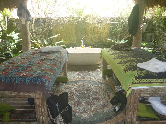 人気スパで予約も取りにくいらしいのですが、30分のショルダーかリフレクソロジーならOKという事なので、ショルダーマッサージにしました。<br />やっぱり　上手でした。流石人気スパですわ。