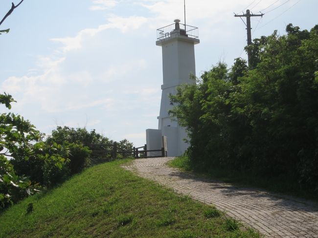 観音崎灯台まで来ました。疲れてきましたが、ここまで来たので登ります。